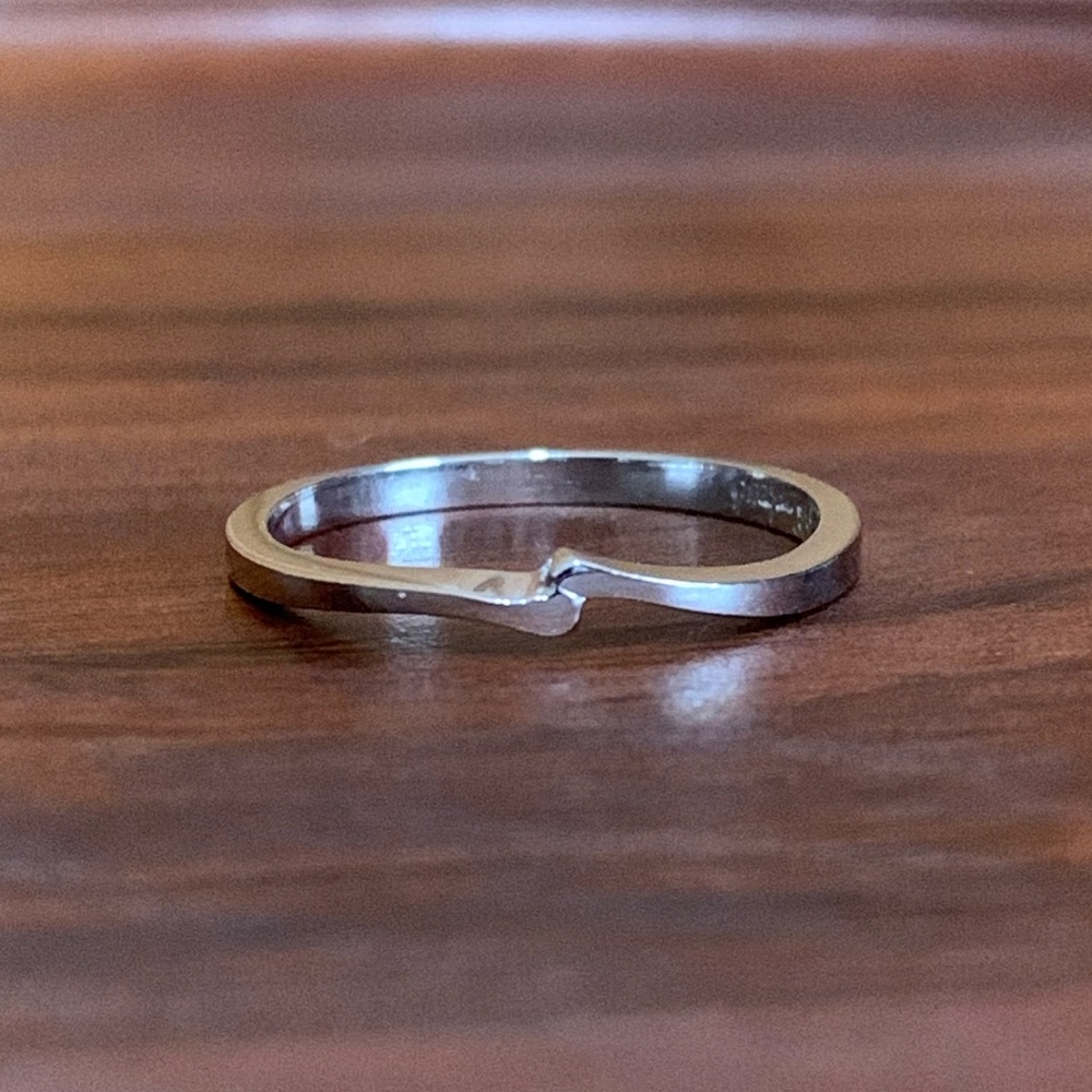 Barkev's silver tone minimalist ring size 6